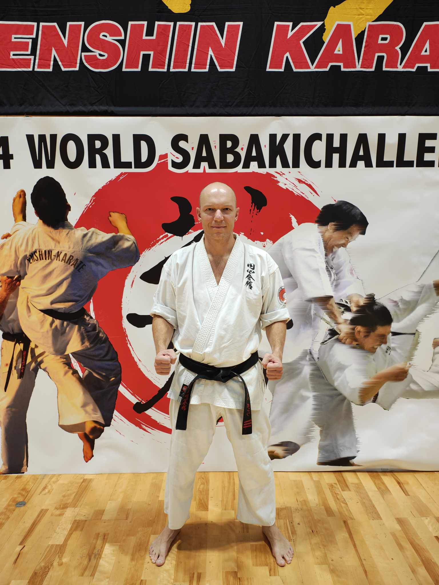 Trener Paweł Pońc, certyfikowany instruktor z czarnym pasem Enshin Karate, założyciel KAITO Klub w Wieliszewie.