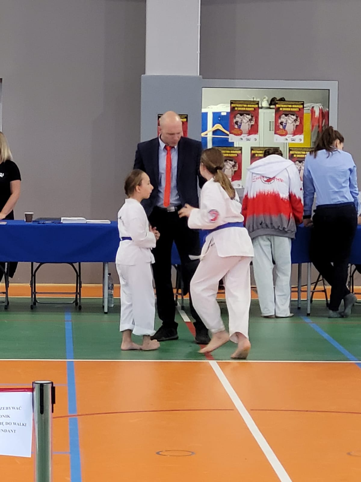 Paweł Pońc sędziowanie walki turniejowej