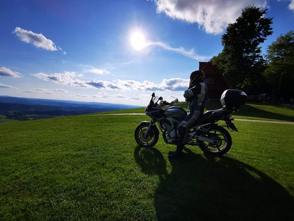 Trener karate podróże motocyklowe